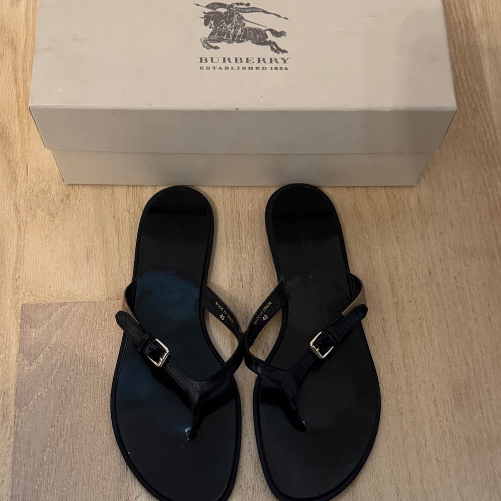 Burberry Black Thong Sandals